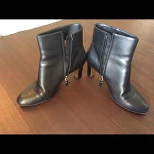 Authentic Salvatore Ferragamo Ankle Boots 8US